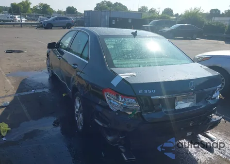 2010 Mercedes-Benz E 350 z USA, uszkodzony, nr VIN WDDHF5GB2AA076357